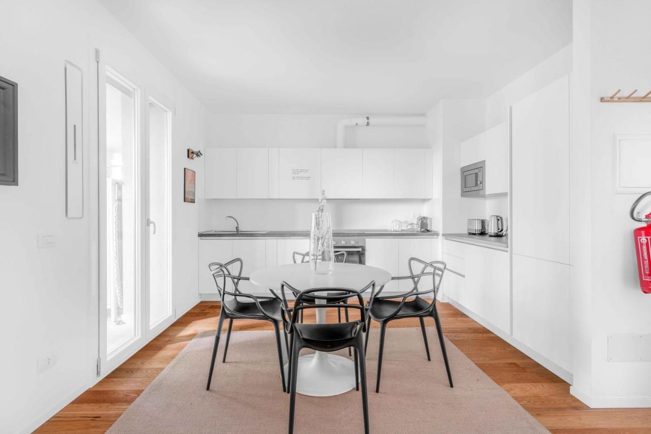 Апартаменти Modern With Terrace & Garage By Ndp Rent Мілан Екстер'єр фото